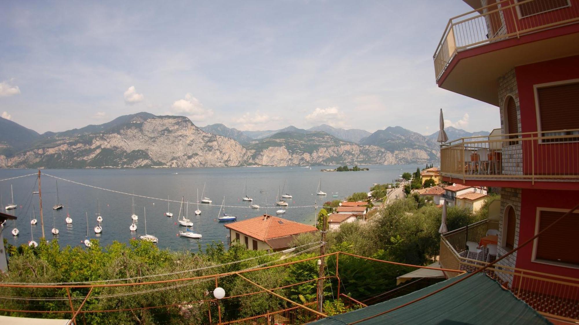 Residence Casa Maria Assenza di Brenzone Exterior foto
