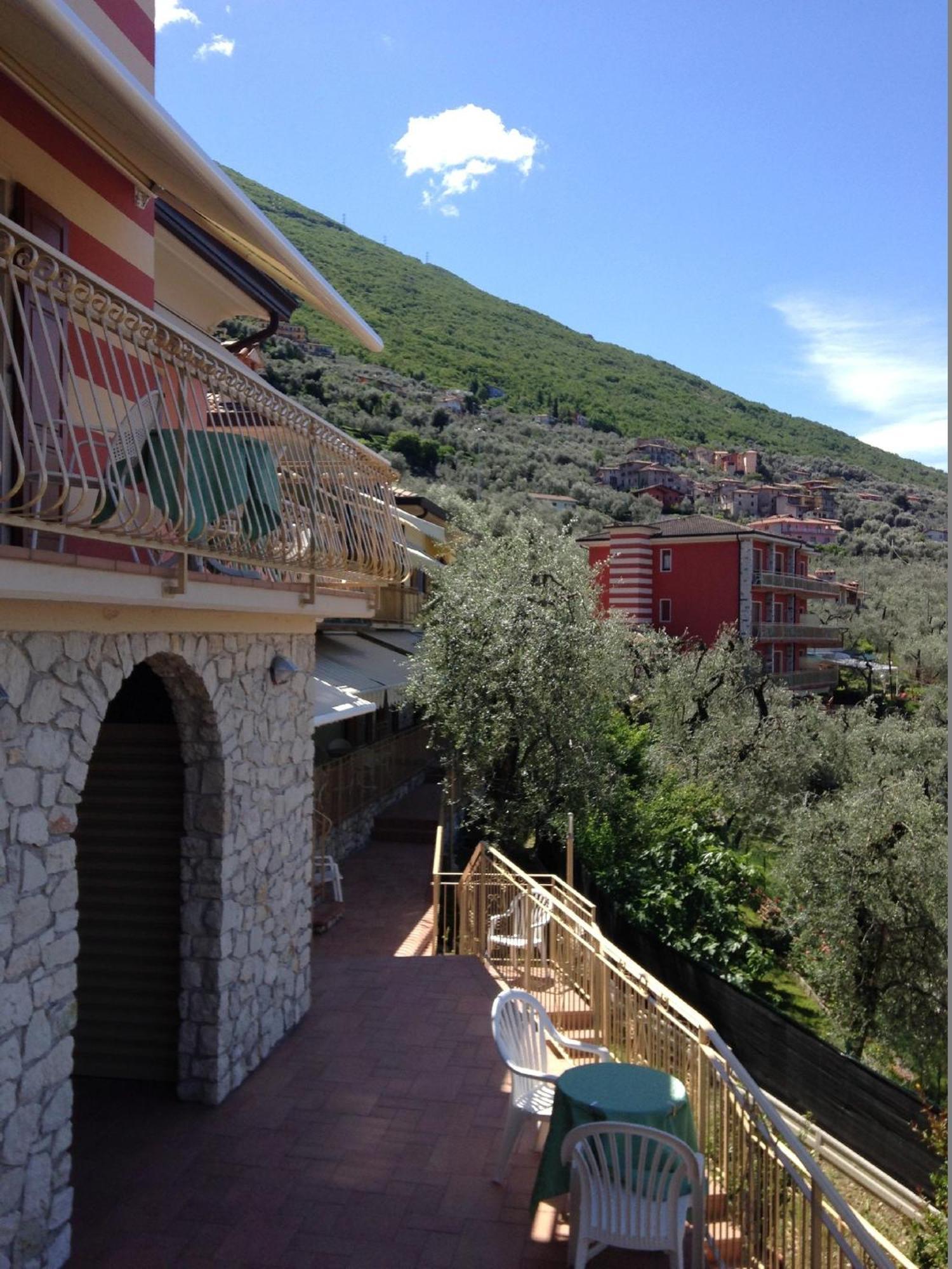 Residence Casa Maria Assenza di Brenzone Exterior foto